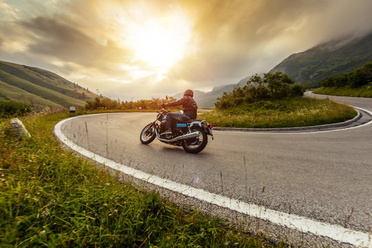 Motoros túra